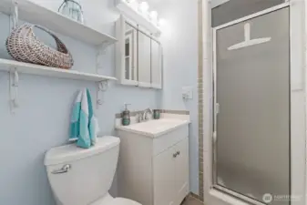 Upstairs primary bathroom