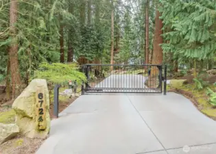 Welcome to 6724 Marine View Drive