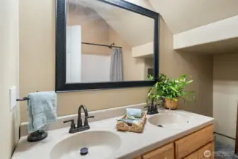 Ground Floor full bathroom