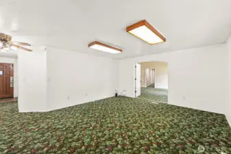 Dinning area 12'x10'