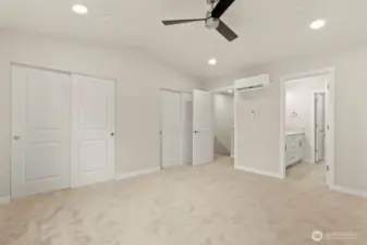 Photographs are for illustrative purposes only. Features, finishes, interior/exterior colors, landscaping and floorplan shown may vary from actual homes built.