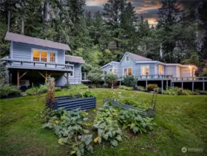 mainhouse with cabin in foreground