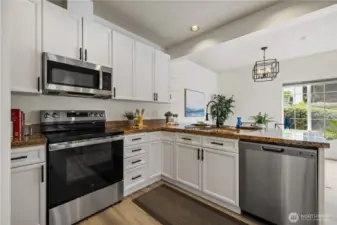 Plenty storage in kitchen