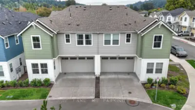 Friendly and quiet neighborhood with convenient access to parks, walking trails, and nearby Maplewood golf course