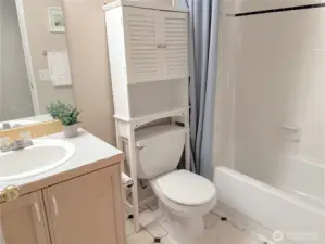 Shared bath