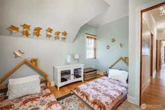 Upstairs bedroom #2