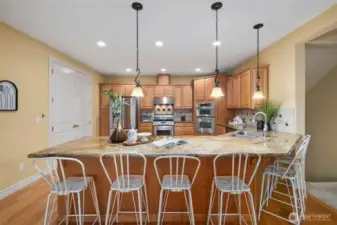 Spacious and elegant dinning space ready for gartherings