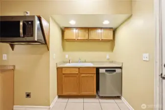 Possible ADU ktichen (no stove/range)