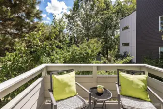 Private deck off the dining space, great indoor-outdoor options.