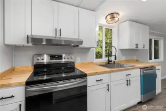 SS appliances - brand new!