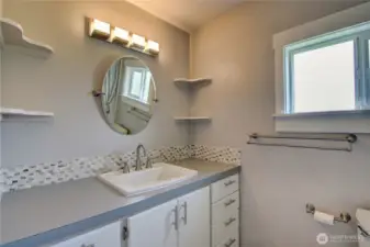 Very nicely updated bath