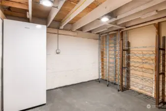 Wine storage + fridge/freezer