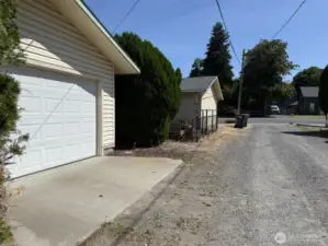 alley access to the drive thru garage