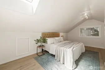 Entry upper bedroom 1