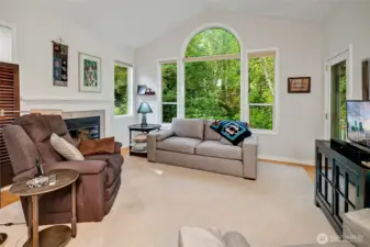 Lush green strip views during the summer, golf course fairway views during the winter. No