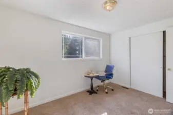 Another shot of the bedroom on the right ...