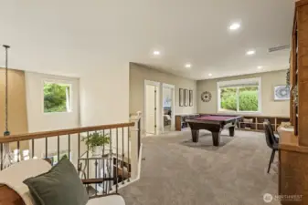 This huge loft area gives you even more flexible space for a game area, reading nook, another office - endless possibilities!