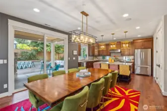 A perfect dining area to host holiday dinners.