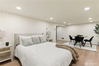 Bonus room, can be used as bedroom.