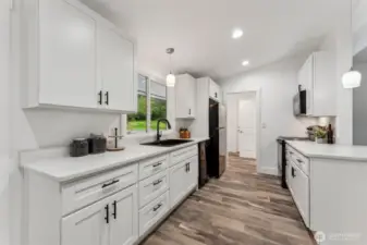 Completely remodeled kitchen with quartz countertops