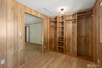 Primary Suite Walk-in Closet