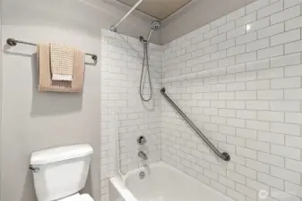 Ceramic subway tile tub surround