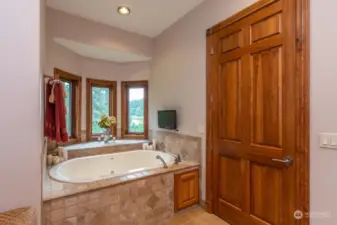 Primary Jetted Tub