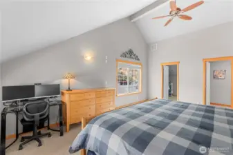 Primary Suite-Upstairs