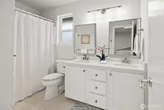 Upper Level Full Bathroom