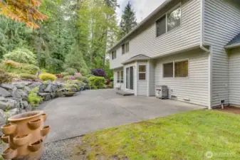 Oversized Patio, Great for Entertaining!