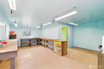 Fantastic garage shop with separate room for a 2nd hobbie or would make a great office