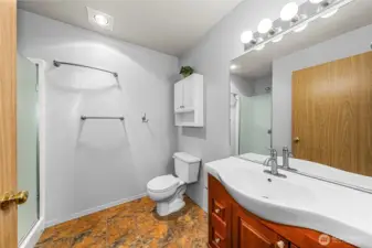 Primary En-Suite