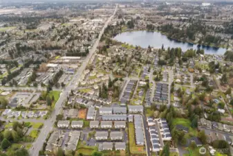 Commuter friendly location/close to 1-5/shops/dining/Martha Lake/Near Mill Creek Towncenter/Park access nearby