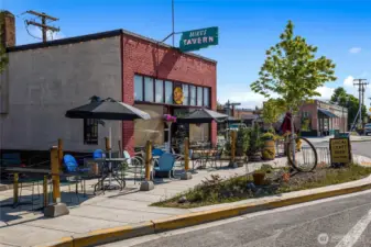 Enjoy Cle Elum's restaurants and other establishments within easy walking distance.