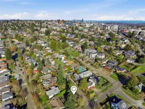 The Alaska Junction is close!  Just a 3 minute drive or 12 minute walk to Easy Street Records!