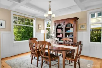 The formal dining room faces west, so also has great light.