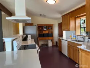 upper kitchen
