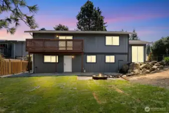 Fully Fenced back yard   w/ entrance to MIL Unit