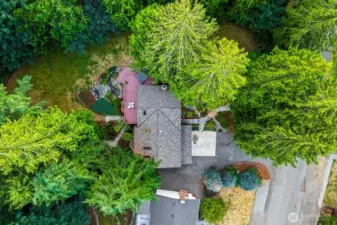 Beautifully remodeled house, lushly landscaped yard, easy access to Eastside shopping and dining, and acclaimed Northshore Schools (including easy walking distance to Cottage Lake Elementary). Don't miss out. Hurry!!