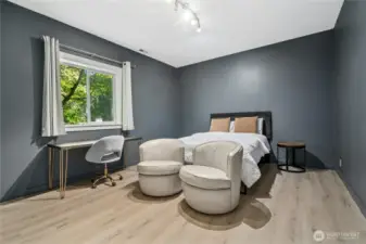 Bonus room or 2nd office downstairs!