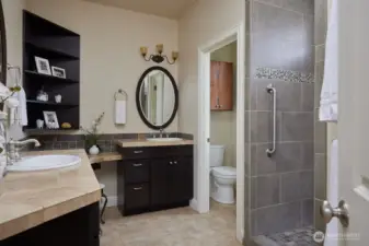 Primary Bath w/ dual sink