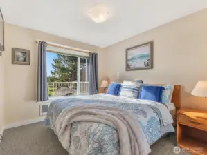 Bedroom (unit 420) with King-size bed.