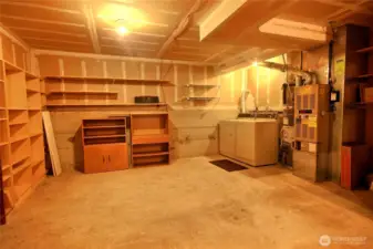 The end of the garage has the laundry.