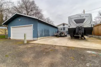660 sq ft garage plus RV parking