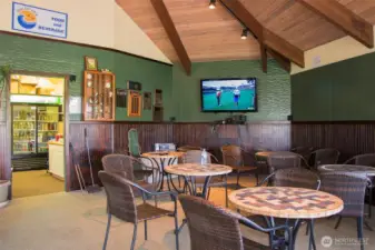 Pro shop and cafe