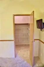 Walk-in closet