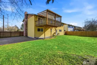 Large backyard with RV Parking