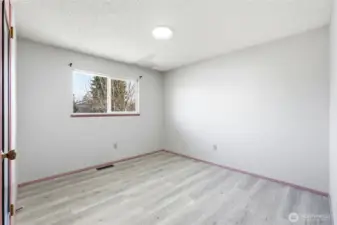 Upstairs Second bedroom