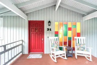 Large covered porch!