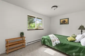 2nd bedroom